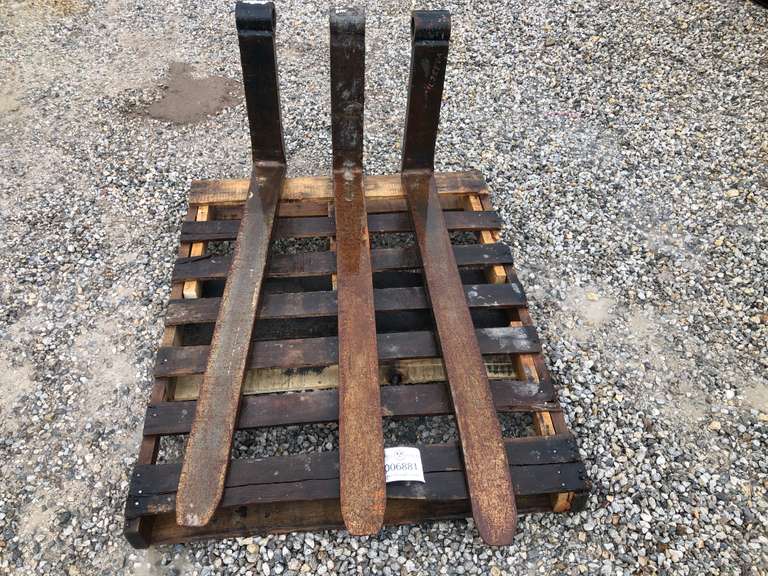 (3) 8000 LBS Telehandler Forks Gavel Roads Online Auctions