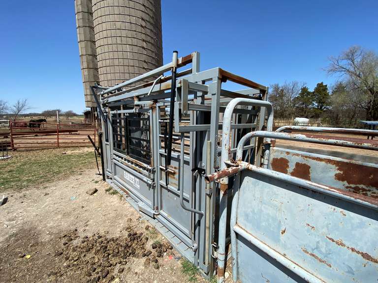 Ranger XL Cattle Chute Gavel Roads Online Auctions