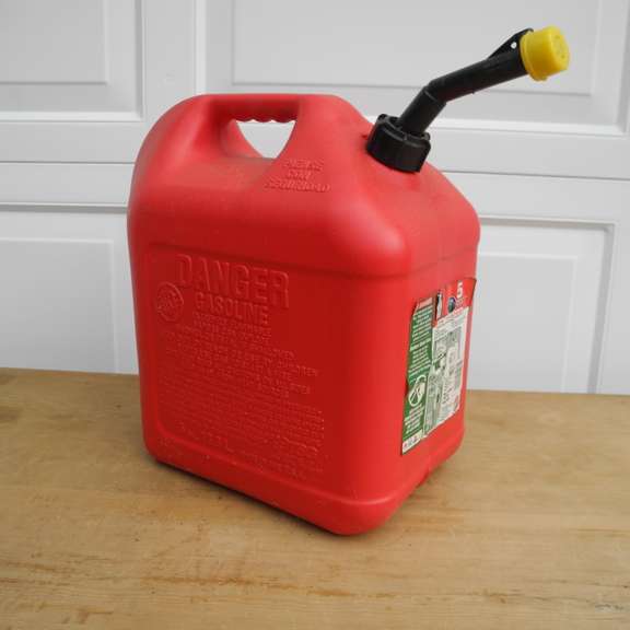 5 Gallon Gas Can GC5 Auctions