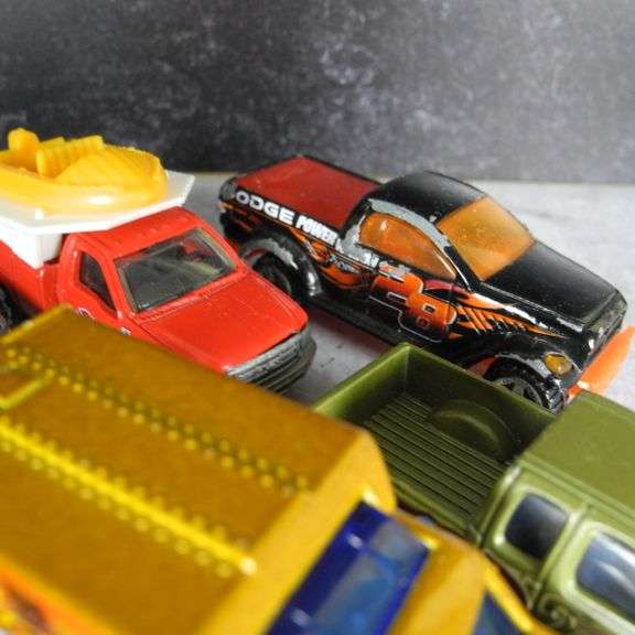 Lot of 14 Die Cast & Plastic Cars GC5 Auctions