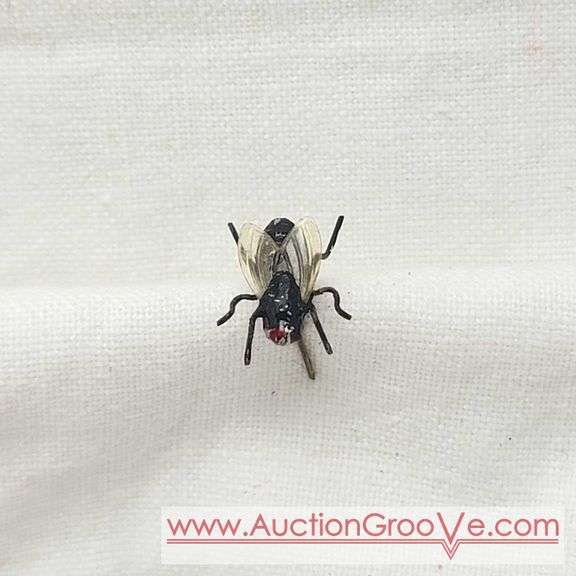 REALISTIC Life Size Vintage Fly Pin. "You can catch flies with honey but you can catch more