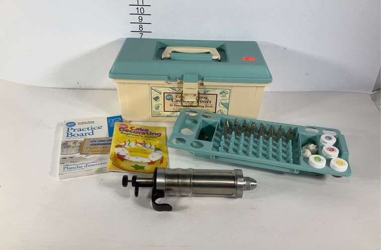 Wilton cake decorating tools with caddy Hash Auctions