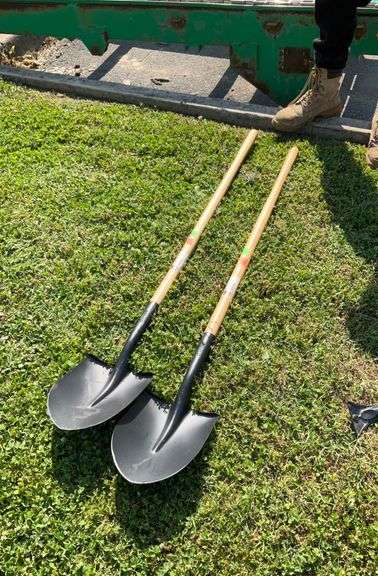Two new Dirt Shovels, - Hash Auctions