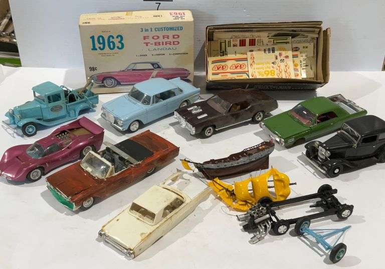 Model car parts and pieces, a few complete models Hash Auctions