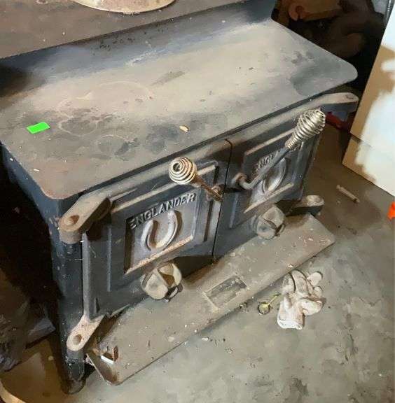 Englander wide wood stove. 30x30x31” Hash Auctions