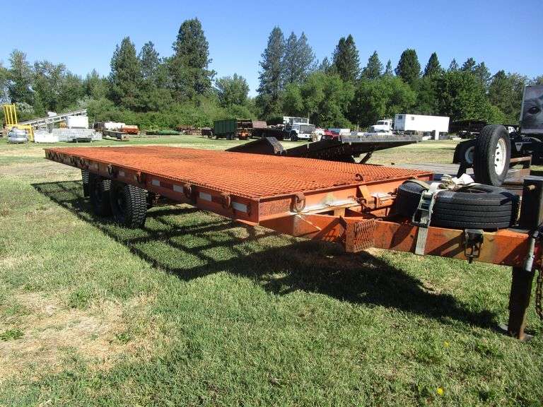 1994 MAXEY 22 ft TILT TRAILER , SNOW CAT HAULER Heaverlo Northwest