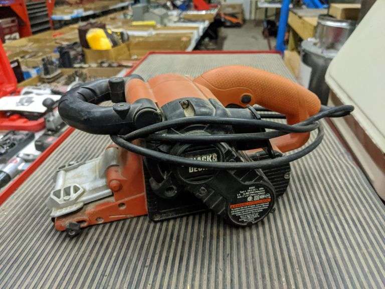 BLACK & DECKER DRAGSTER ELEC. BELT SANDER - Isabell Auction