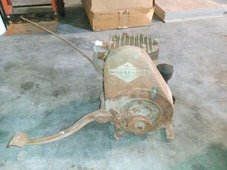 VINTAGE BRIGGS AND STRATTON KICKSTART ENGINE (GAS) Isabell Auction