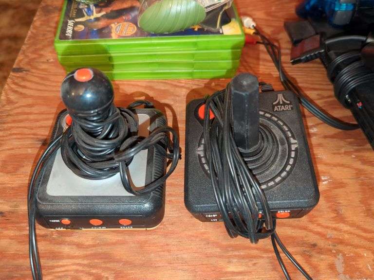 (2) ATARI TV GAMES Isabell Auction