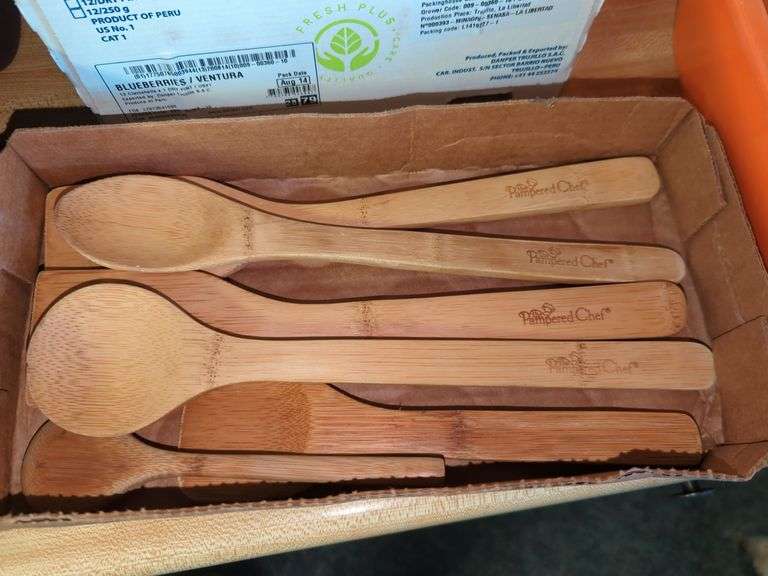 ASST'D PAMPERED CHEF WOODEN UTENSILS Isabell Auction