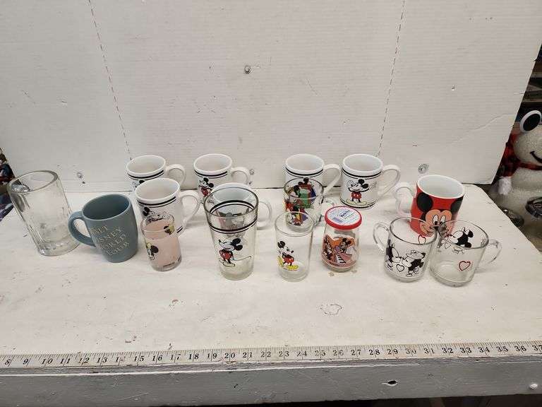 ASSORTED DISNEY CUPS Isabell Auction