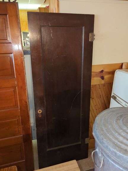 VINTAGE WOODEN DOOR (30" X 80") - Isabell Auction