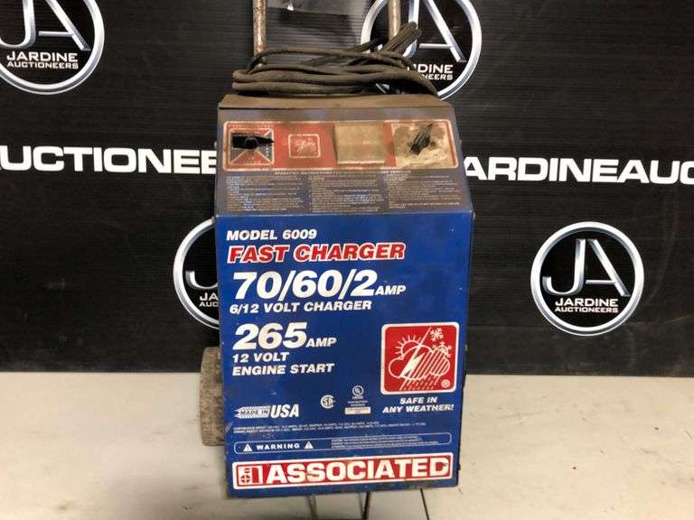 Associated 6009 12volt Battery Charger - Jardine Auctioneers