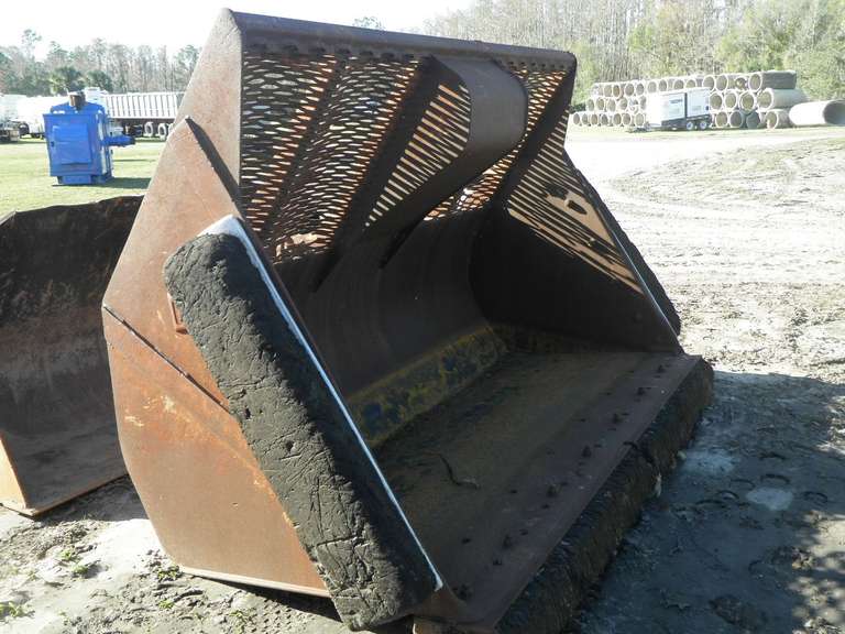QUICK ATTACH,108" CATERPILLAR BUCKET Jeff Martin Auctioneers, Inc.