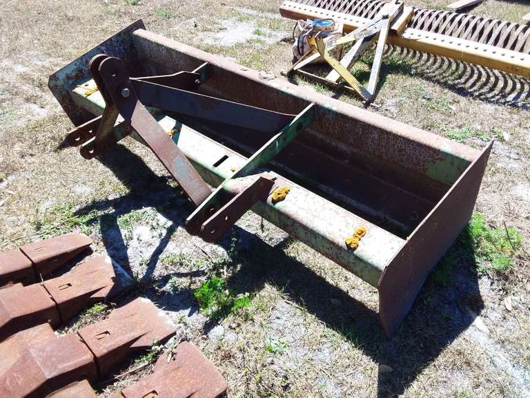 72" BOX BLADE W/ 3 PT HITCH Jeff Martin Auctioneers, Inc.