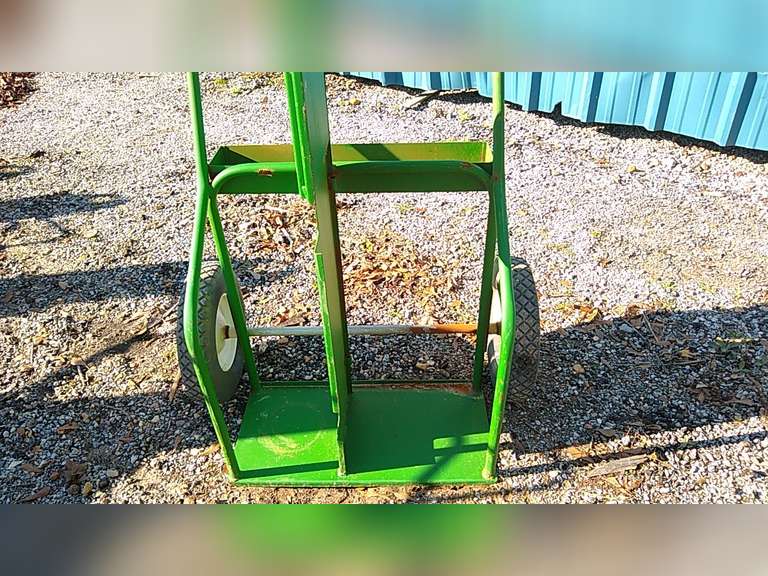 SUMNER MODEL 213 OXYGEN/ACETYLENE TANK TORCH CART, RUBBER TIRES Jeff