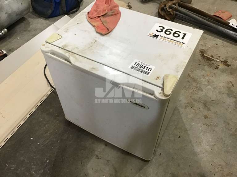 CHEFMATE MINI FRIDGE Jeff Martin Auctioneers, Inc.