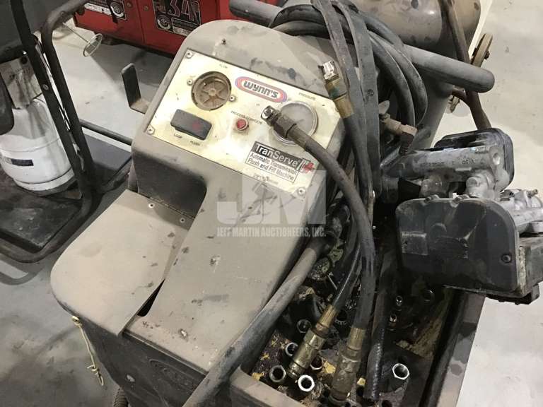 WYNN'S TRANSERVE AUTOMATIC TRANSMISSION FLUSH AND FILL MACHINE - Jeff