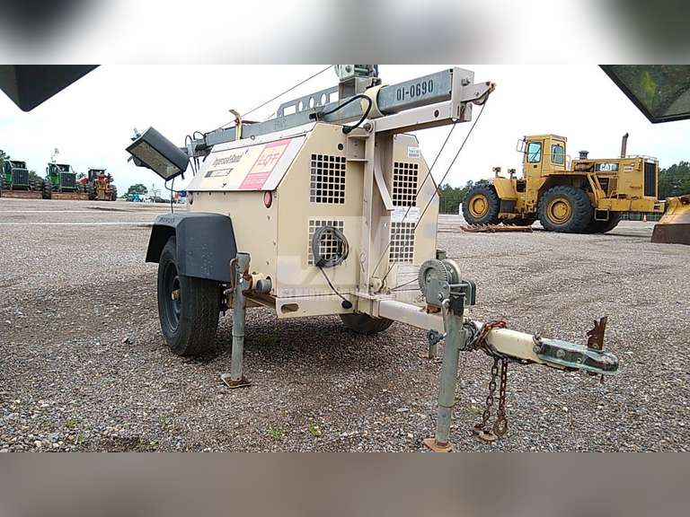 2004 INGERSOLLRAND LIGHT SOURCE 4 BULB LIGHT TOWER SN 340690UJN789