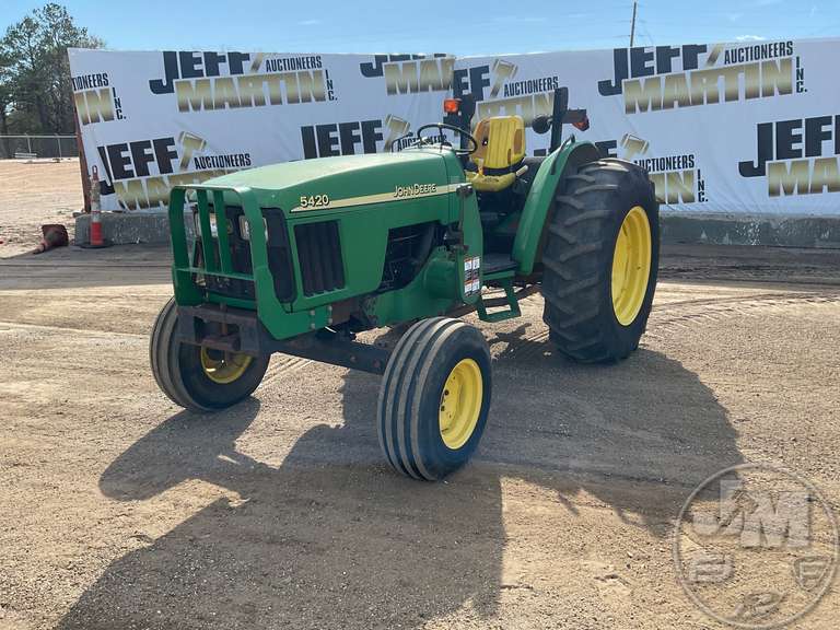2002 JOHN DEERE 5420 SN LV5420S242974 Jeff Martin Auctioneers, Inc.