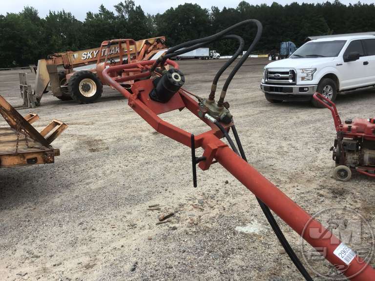 PULL BEHIND AUGER, GAS B&S ENGINE, HYDRAULIC TANK Jeff Martin Auctioneers, Inc.
