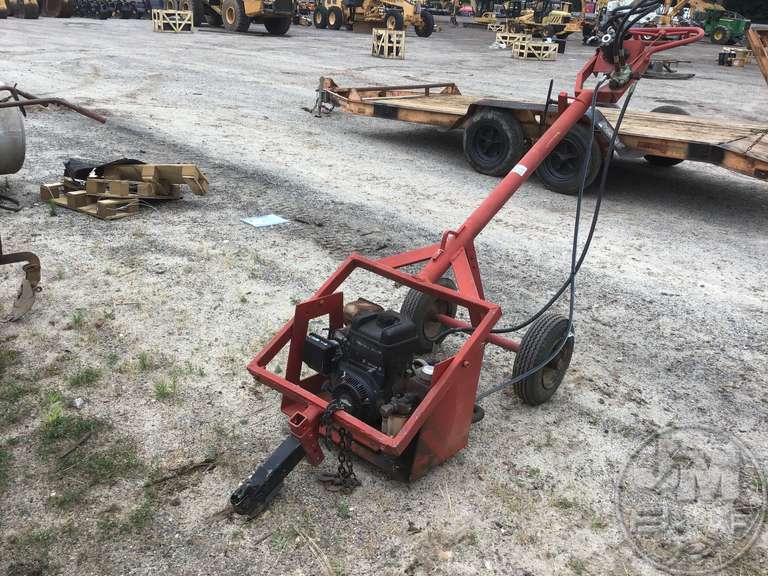 PULL BEHIND AUGER, GAS B&S ENGINE, HYDRAULIC TANK Jeff Martin Auctioneers, Inc.