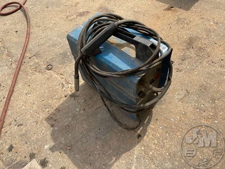 CHICAGO ELECTRIC MIG 100 90 AMP PORTABLE WELDER - Jeff Martin