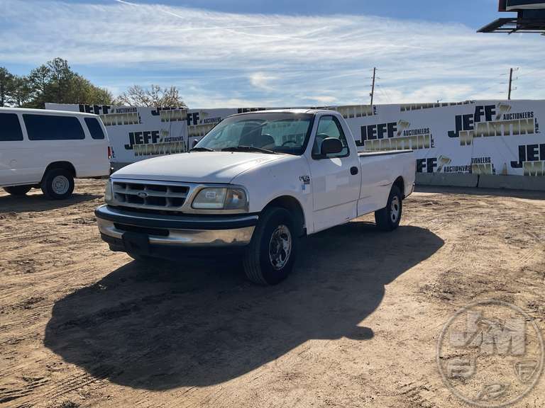 1998 FORD F-150 XL TRITON REGULAR CAB PICKUP VIN: 1FTZF1761WKB57393