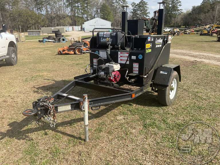 LEEBOY 250T SN 146068 TACK TANK Jeff Martin Auctioneers, Inc.