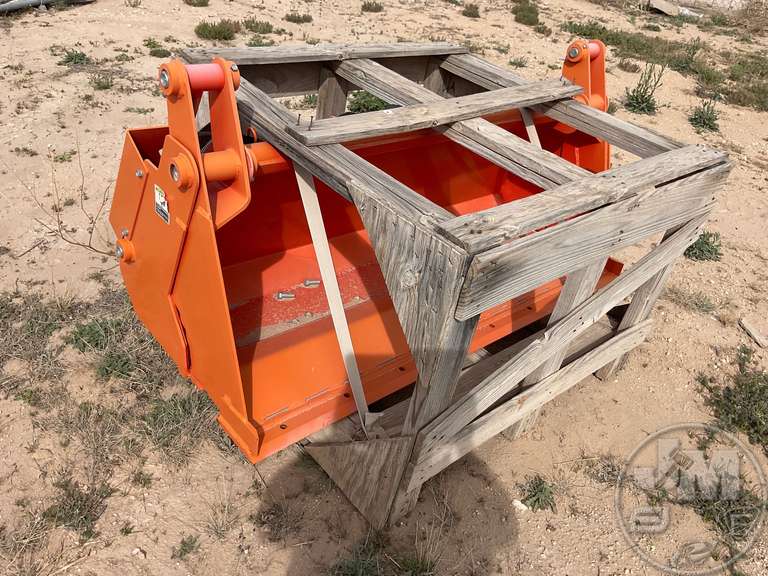 KUBOTA L2244 SN A00661 60” QUICK CONNECT 4 IN 1 BUCKET Jeff Martin