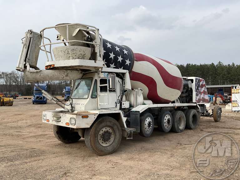 2006 OSHKOSH QUINT AXLE FRONT DISCHARGE MIXER TRUCK VIN
