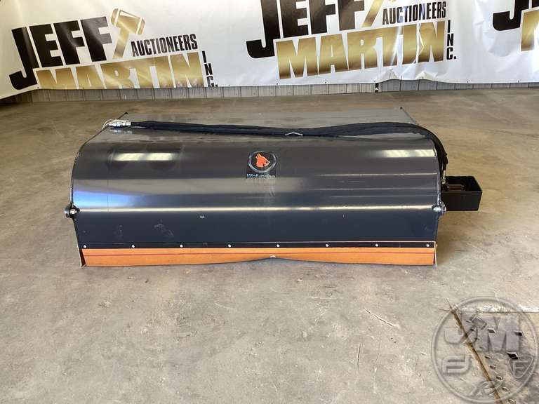 2023 WOLVERINE BBS1172W BOX BROOM SWEEPER SN ZW00351 72 INCHES