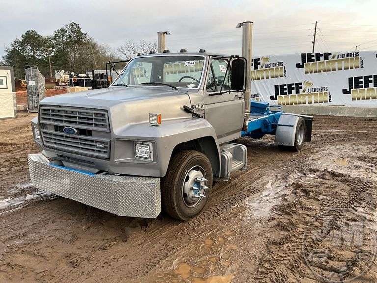 1990 FORD F-600 SINGLE AXLE VIN: 1FDMK64P0LVA25991 CAB & CHASSIS - Jeff
