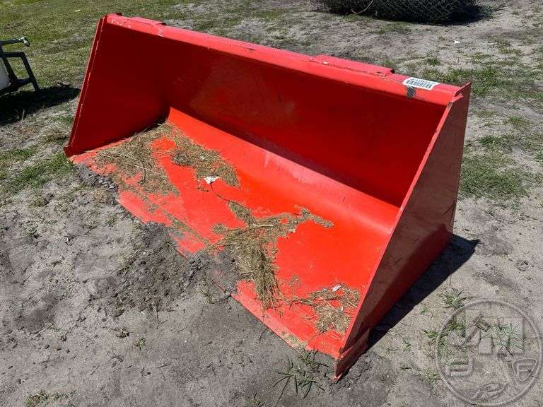 KUBOTA M1811 SN H9836 SMOOTH BUCKET 74 INCHES Jeff Martin