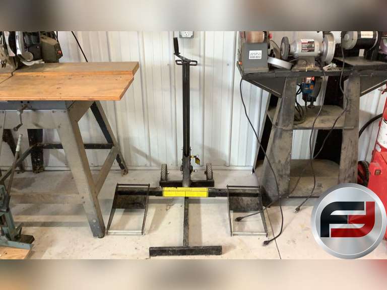 MOJACK EZ LIFT LAWN MOWER LIFT Freije & Freije Auctioneers
