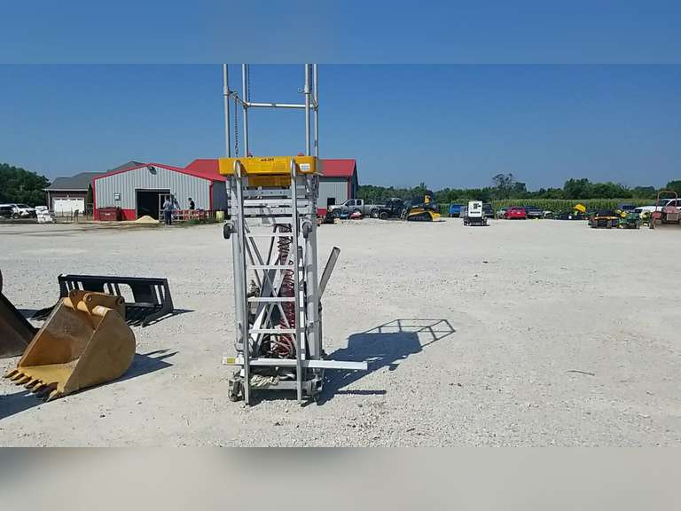 UPRIGHT SCAFFOLDING AIRLIFT Freije & Freije Auctioneers