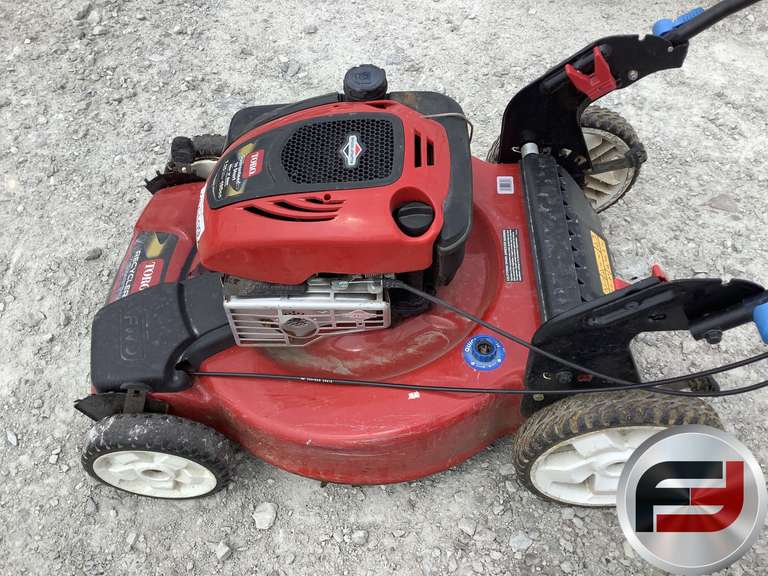 TORO RECYCLER PUSH MOWER - Freije & Freije Auctioneers