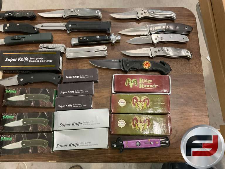 VICTORINOX SWISS ARMY KNIFE IN THE BOX, CHINA MULTI TOOL, Freije