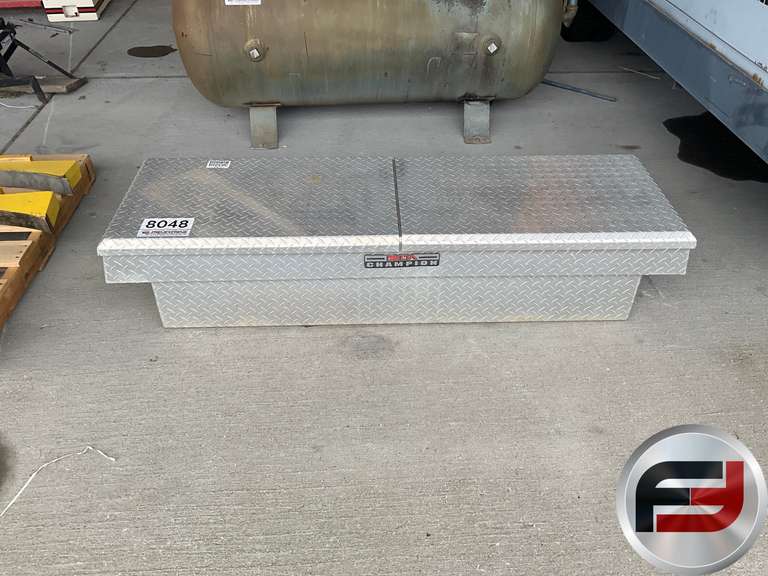 ALUMINUM DIAMOND PLATE TOOLBOX Freije & Freije Auctioneers