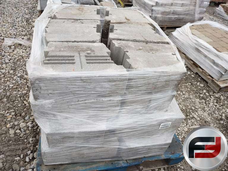 PALLET OF RETAINING WALL BLOCK Freije & Freije Auctioneers