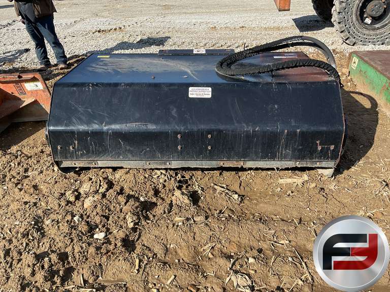 CAT BU118 BOX BROOM SN LXB02819 BUCKET SWEEPER Freije & Freije