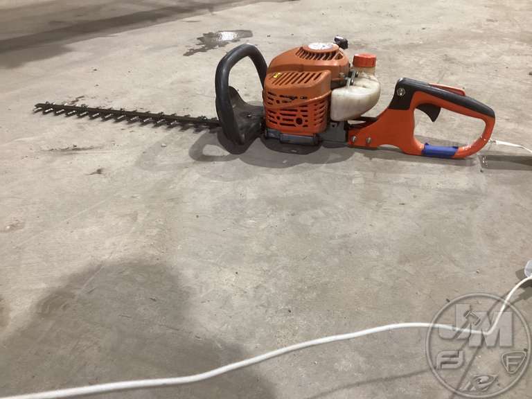 ECHO HC-152 HEDGE TRIMMER - Fahey Sales Auctioneers & Appraisers