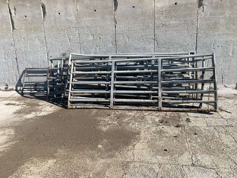 11 12' Gates, On 3' Tall Various Makes & Cond, Ready To Load Sells