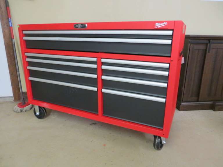MILWAUKEE TOOL CHEST Lambrecht Auction, Inc.