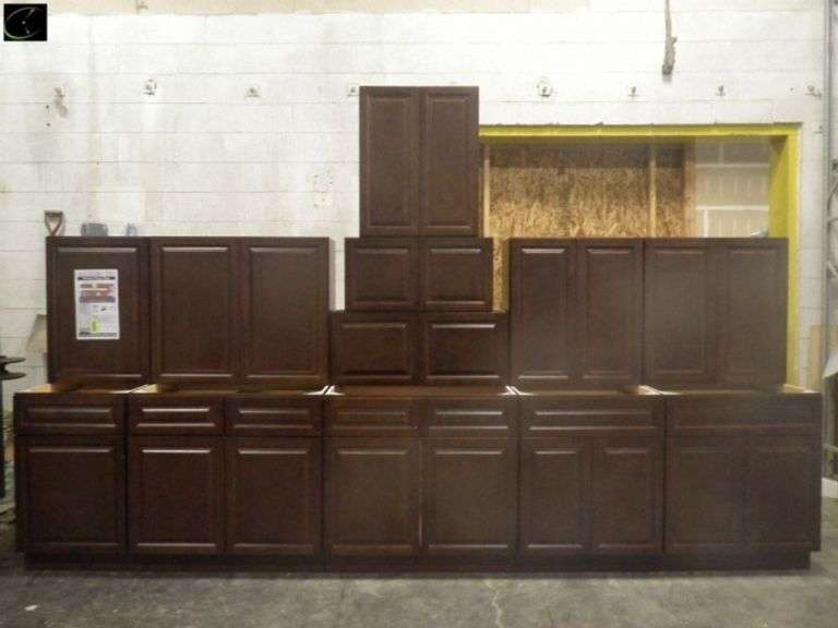 Richmond Auburn Kitchen Set 20' Lambrecht Auction, Inc.
