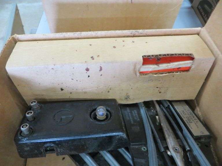 Lionel 022 Switches - Lambrecht Auction, Inc.