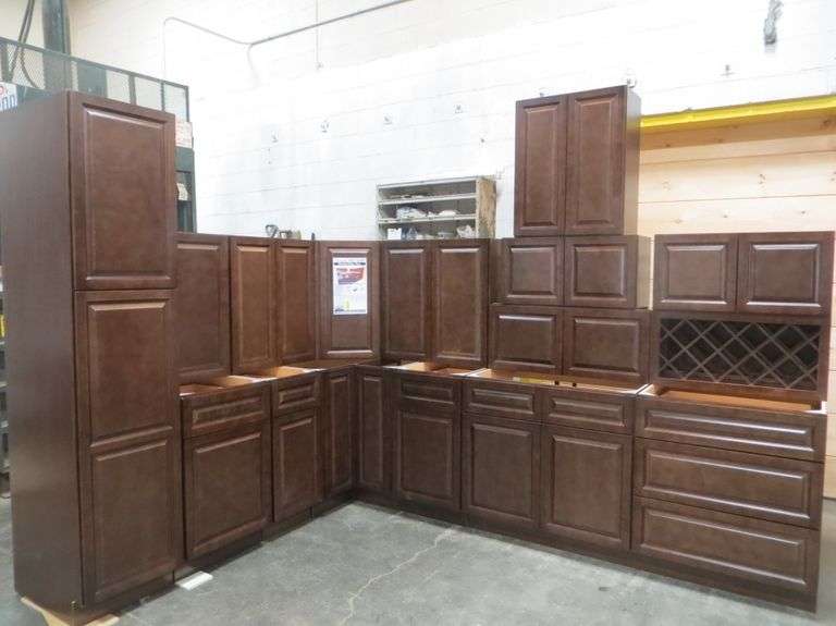 Richmond Auburn Kitchen Set 10' x 15' Lambrecht Auction, Inc.