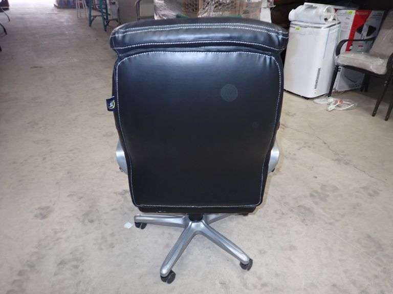 Serta Model 47951 Memory Foam Chair Lambrecht Auction, Inc.
