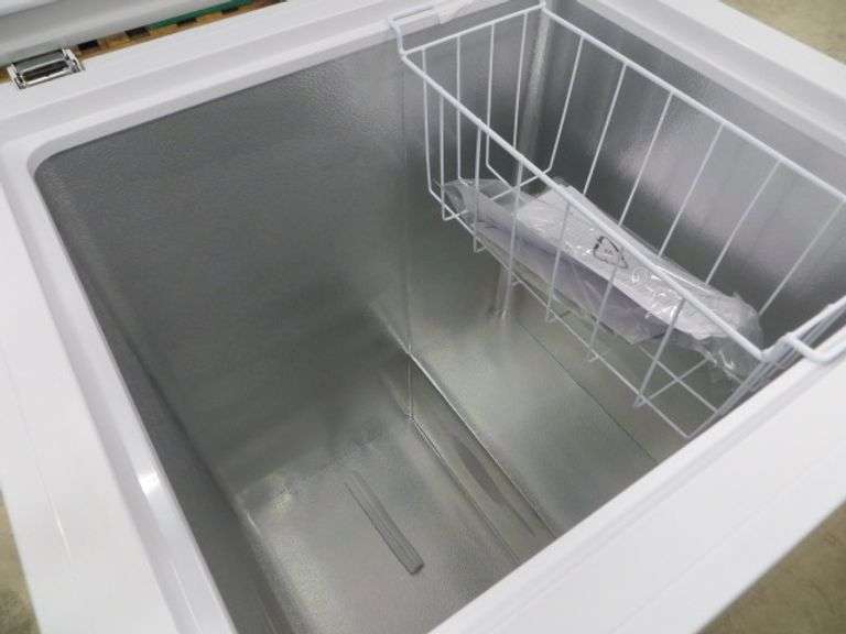 Hisense Household freezer Model FC50D6EWD Lambrecht Auction, Inc.