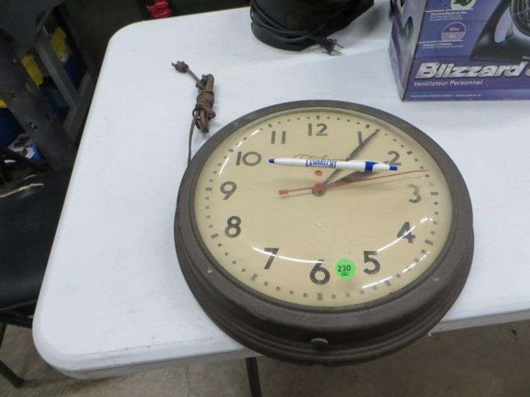14" Telechron Electric Wall Clock Lambrecht Auction, Inc.